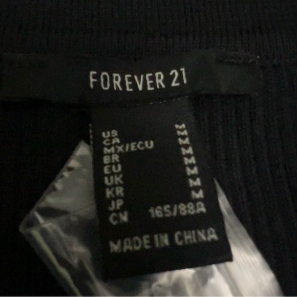 FOREVER 21 Black Ribbed Cropped Cardigan Collared Shirt Sweater Top Casual Sz M - Picture 10 of 10